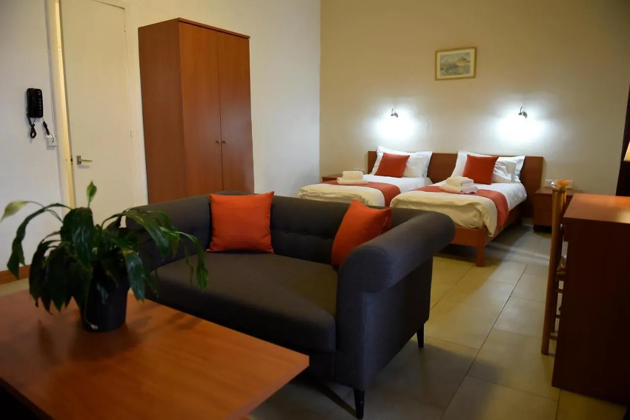 British Hotel La La Valletta