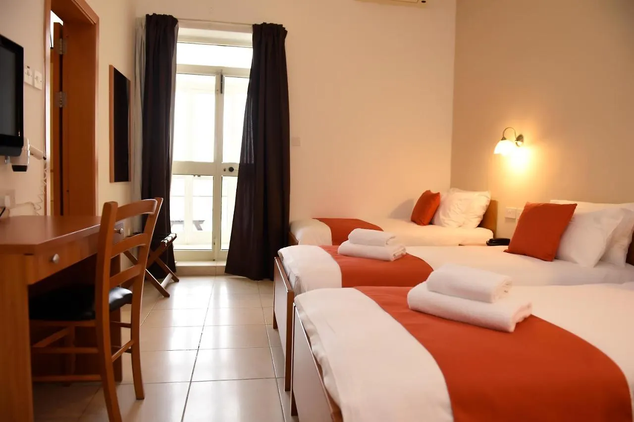 British Hotel La La Valletta 2*,  Malta