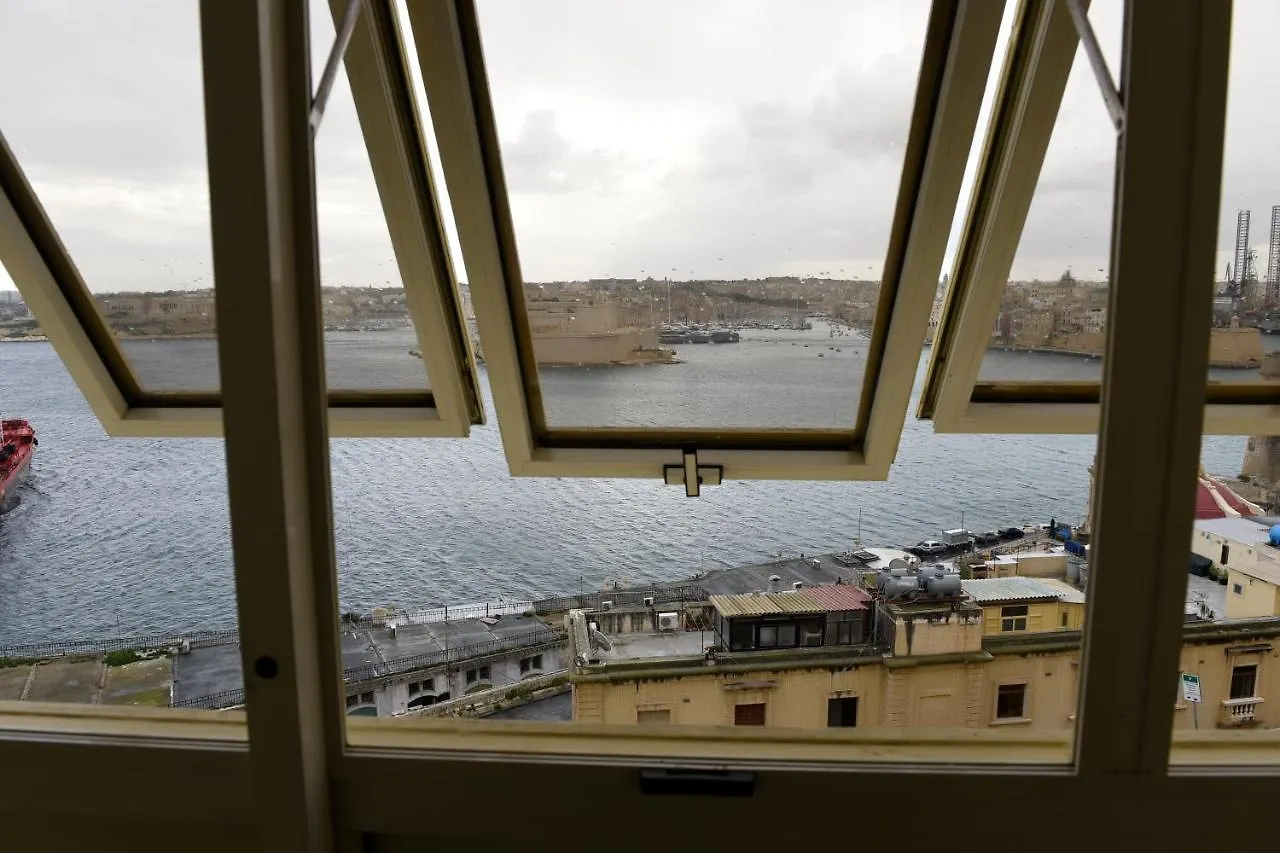 British Hotel La La Valletta